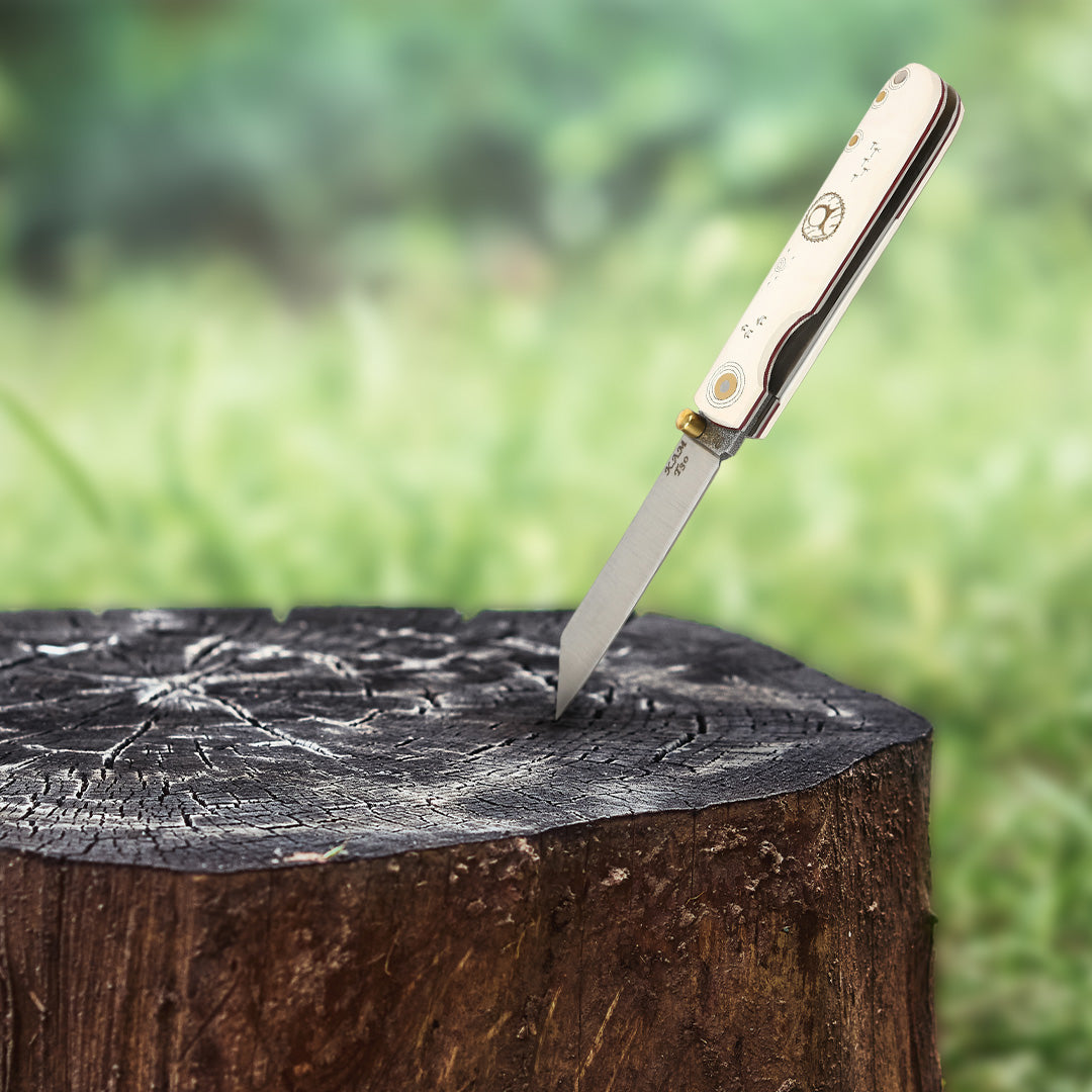 İçten Kilitli Tactical Katsu Çakı - Beyaz Kam Davulu İşlemeli - T30-D2