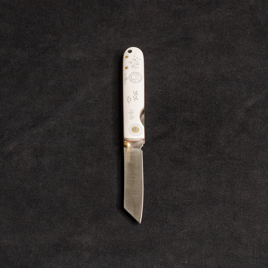 Beyaz Mikarta Kabzalı Kam Davulu Deseni İşlemeli Çakı T30 N 690