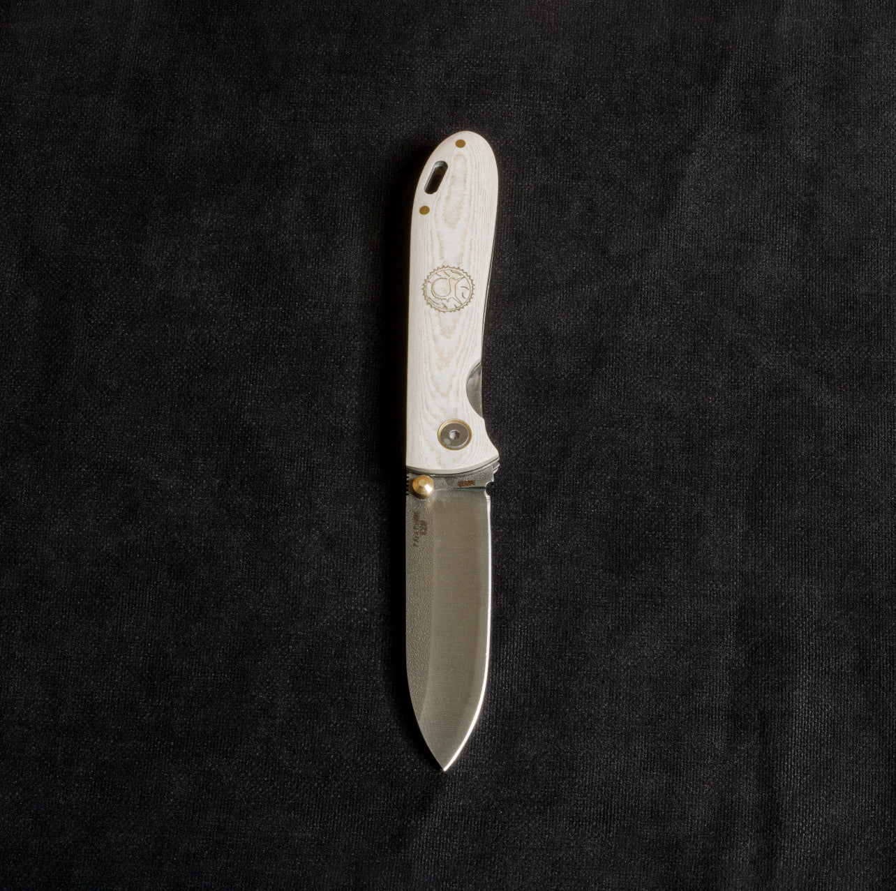 İçten Kilitli Rulmanlı Tactical Çakı  Kırçıllı Beyaz - T20 - N690