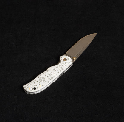 İçten Kilitli Rulmanlı Tactical Çakı Beyaz Kam Davulu  Desenli  - T40 - N690