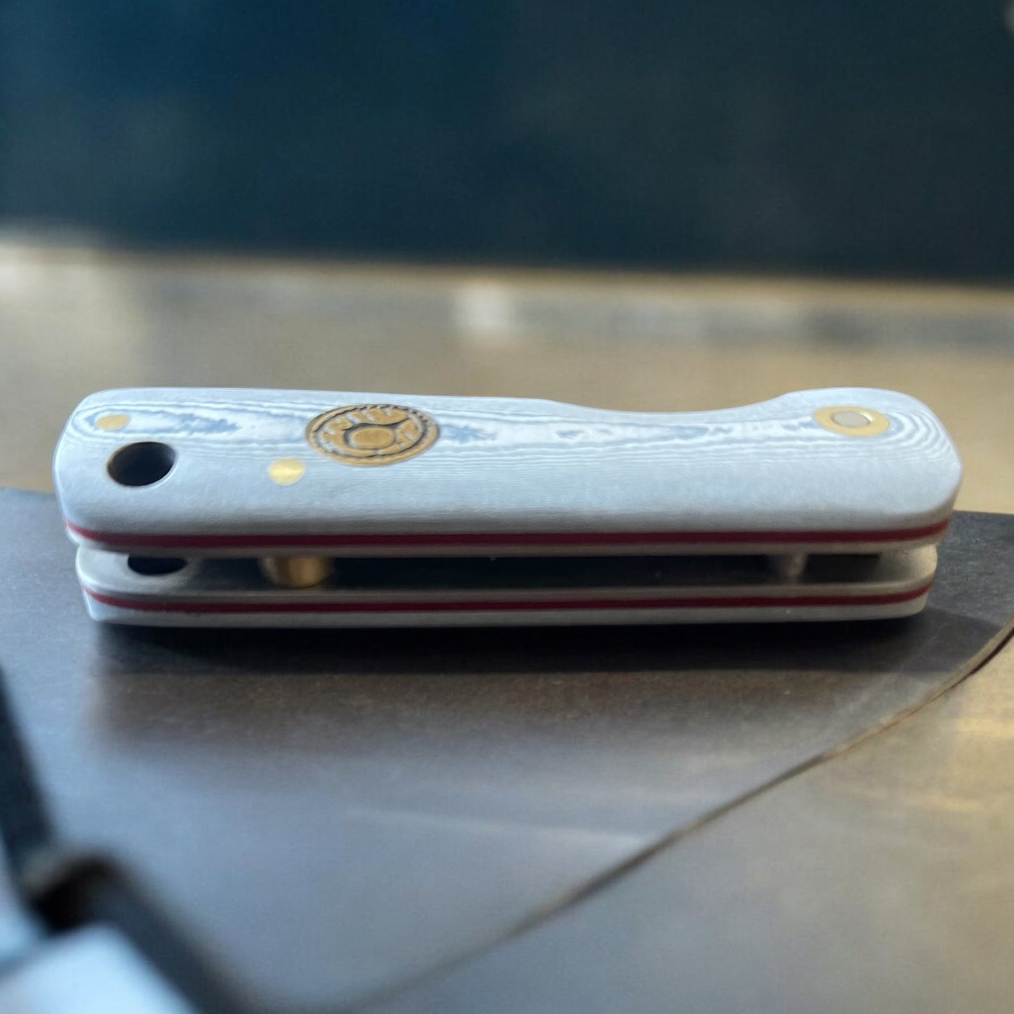 J10 Jean Mikarta  İçten Kilitli Rulmanlı Çakı  J10 - N690